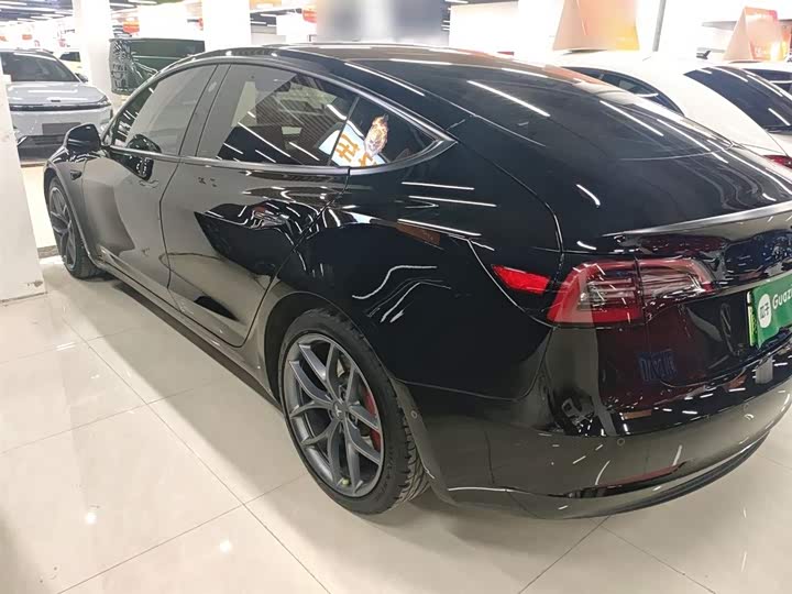 Фото 5 - Tesla Model 3