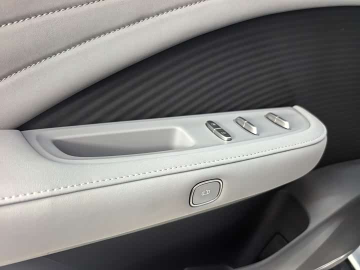 Фото 14 - Nissan N7