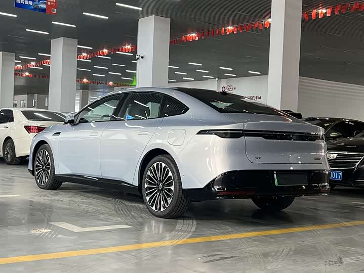 Фото 18 - Nissan N7