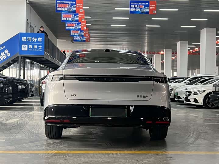 Фото 19 - Nissan N7