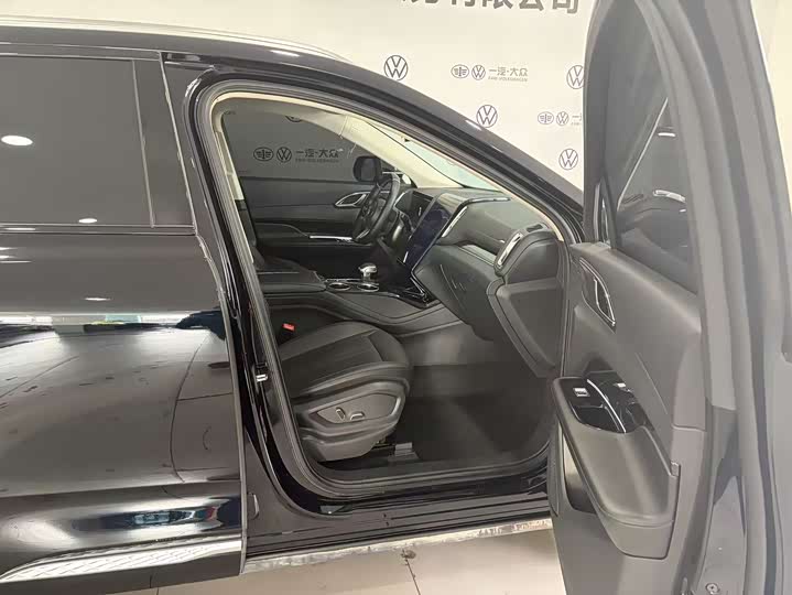 Фото 8 - Hongqi HS3