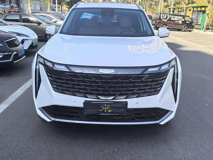 Фото 2 - Geely Atlas L