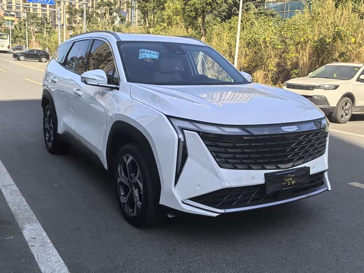 Фото 3 - Geely Atlas L