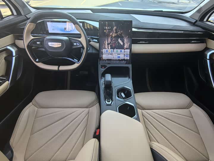 Фото 5 - Geely Atlas L