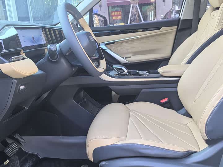 Фото 6 - Geely Atlas L