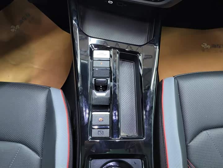 Фото 16 - Volkswagen Lamando L