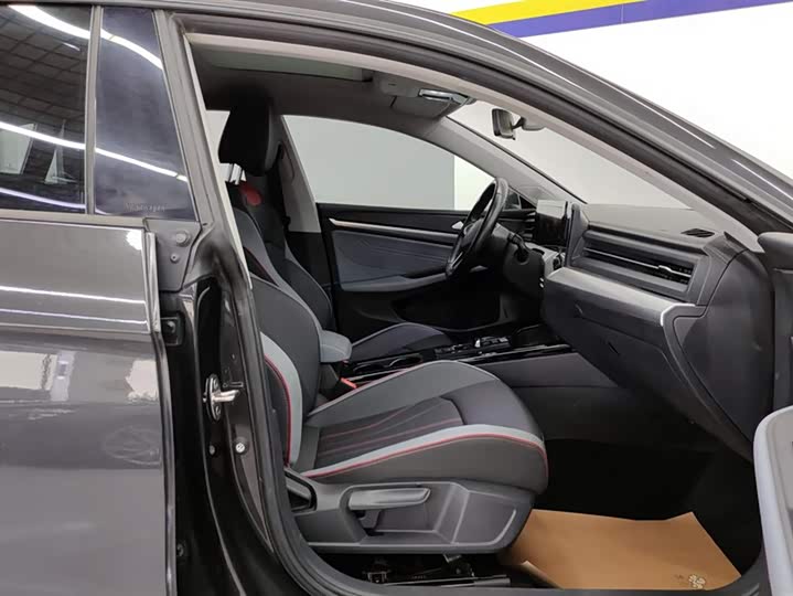 Фото 8 - Volkswagen Lamando L