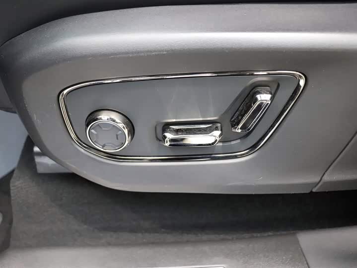 Фото 13 - Zeekr 009