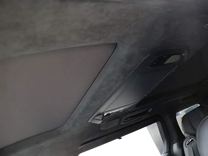 Фото 25 - Zeekr 009