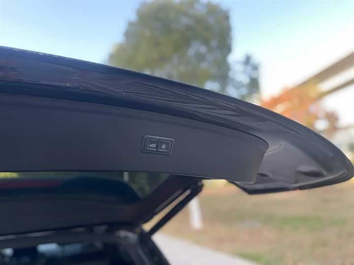 Фото 11 - Audi Q5L