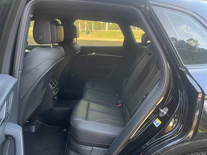 Фото 15 - Audi Q5L