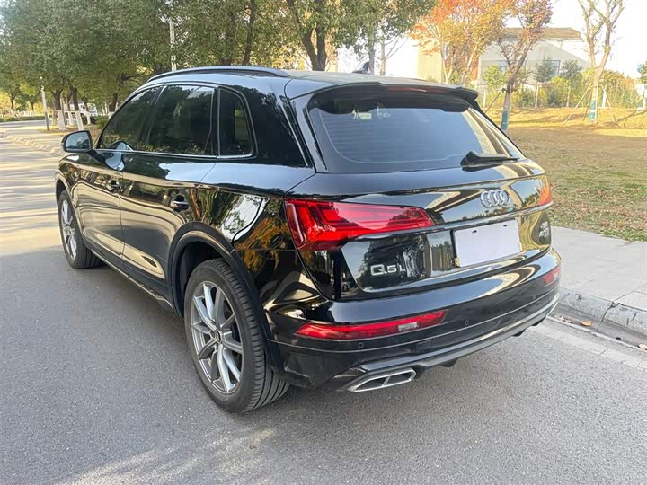 Фото 5 - Audi Q5L