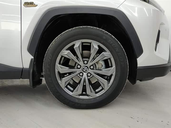 Фото 6 - Toyota RAV4