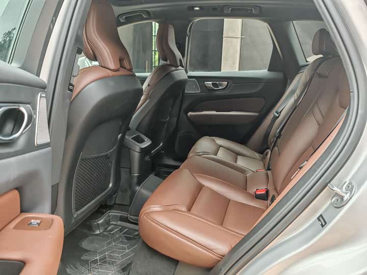 Фото 13 - Volvo XC60 Hybrid