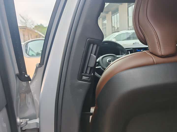 Фото 15 - Volvo XC60 Hybrid