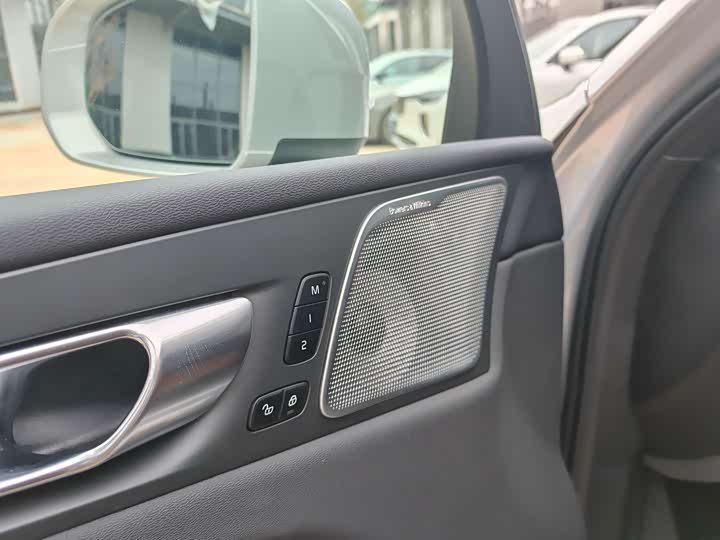 Фото 16 - Volvo XC60 Hybrid