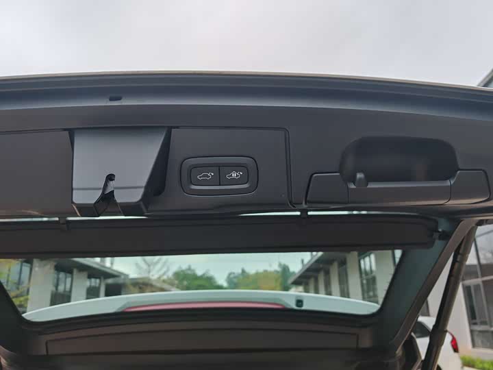 Фото 21 - Volvo XC60 Hybrid