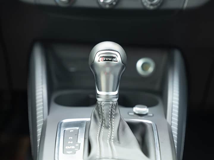 Фото 16 - Audi Q2L