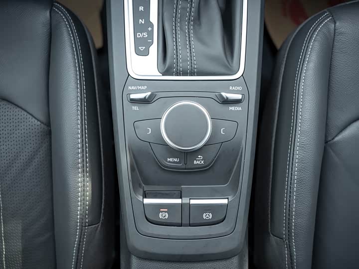 Фото 17 - Audi Q2L