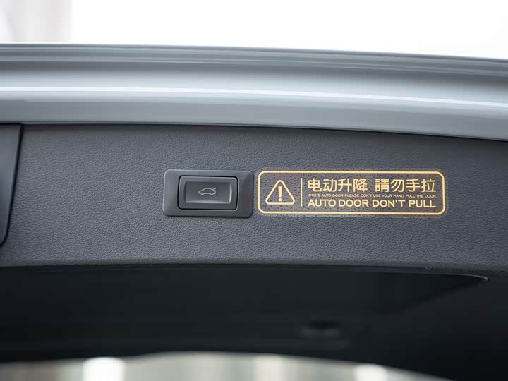 Фото 20 - Audi Q2L