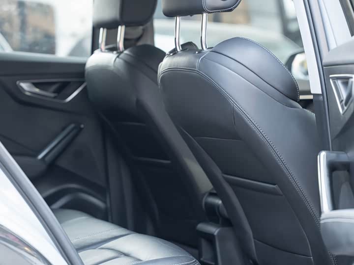 Фото 24 - Audi Q2L