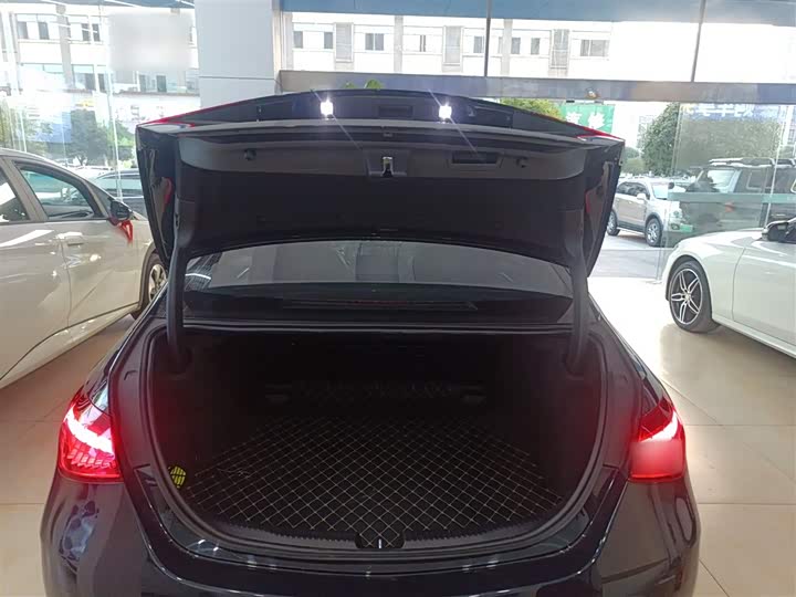 Фото 19 - Mercedes-Benz C-Class