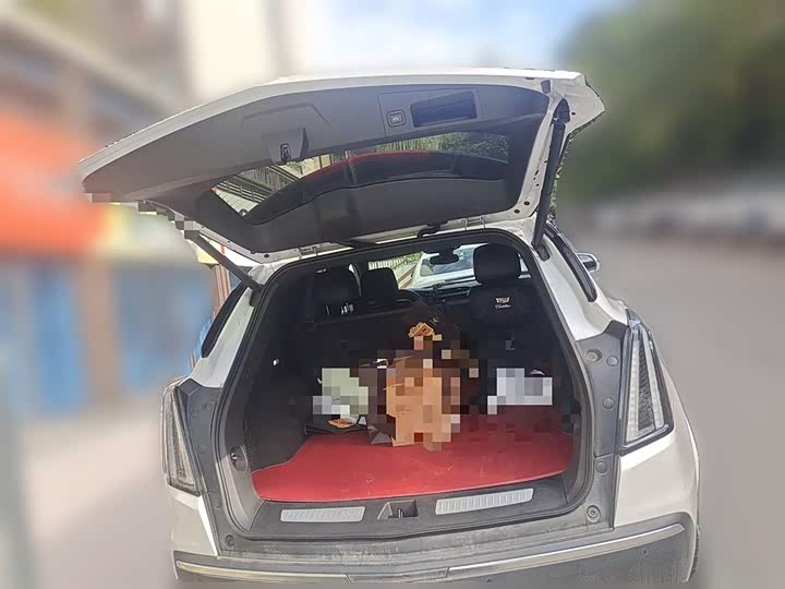 Фото 10 - Cadillac XT5