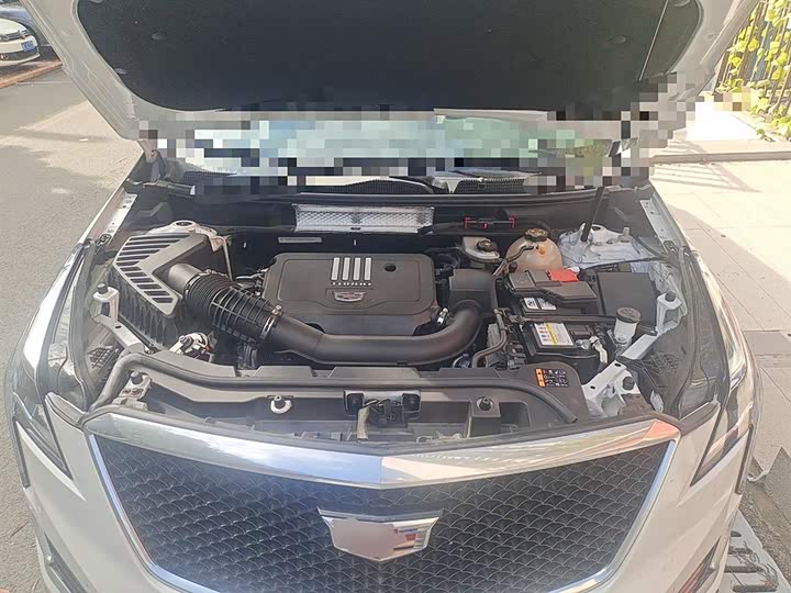 Фото 11 - Cadillac XT5