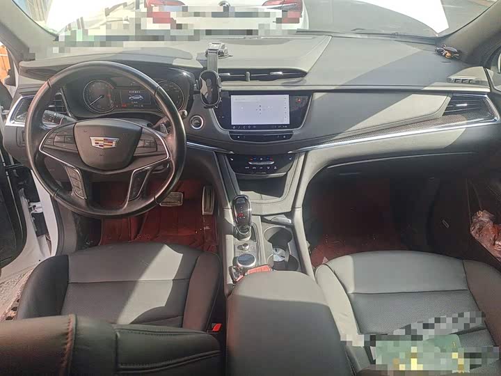 Фото 13 - Cadillac XT5