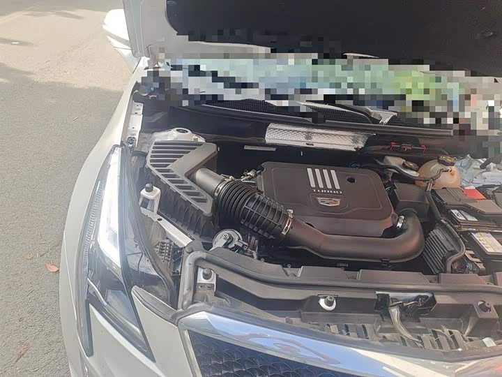 Фото 21 - Cadillac XT5