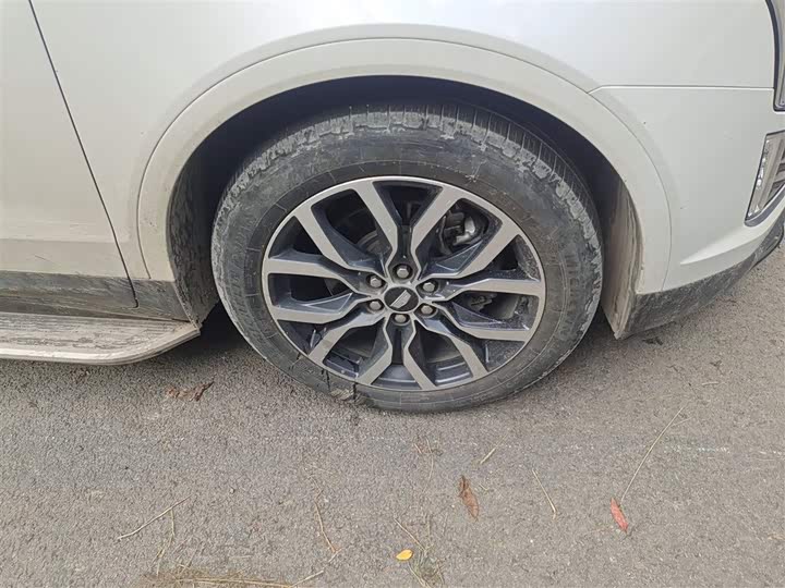 Фото 31 - Cadillac XT5