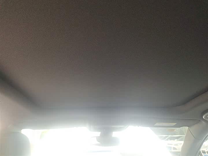 Фото 9 - Cadillac XT5