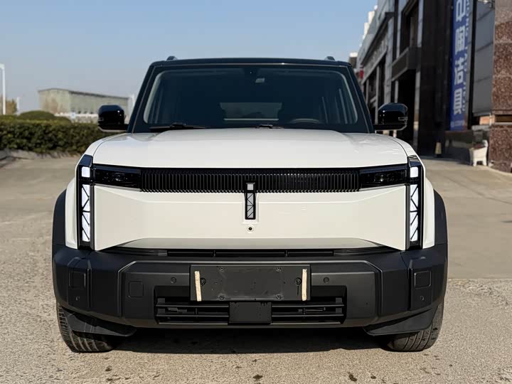 Фото 2 - Chery iCar 03