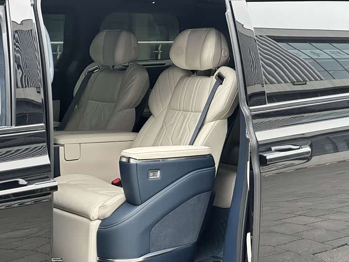 Фото 5 - Zeekr 009