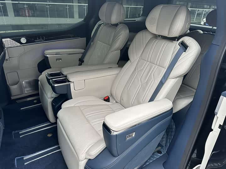 Фото 7 - Zeekr 009