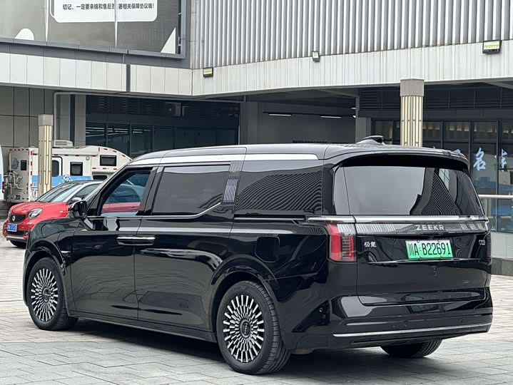 Фото 8 - Zeekr 009