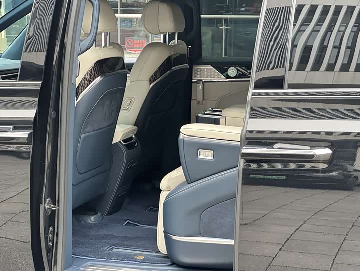 Фото 9 - Zeekr 009