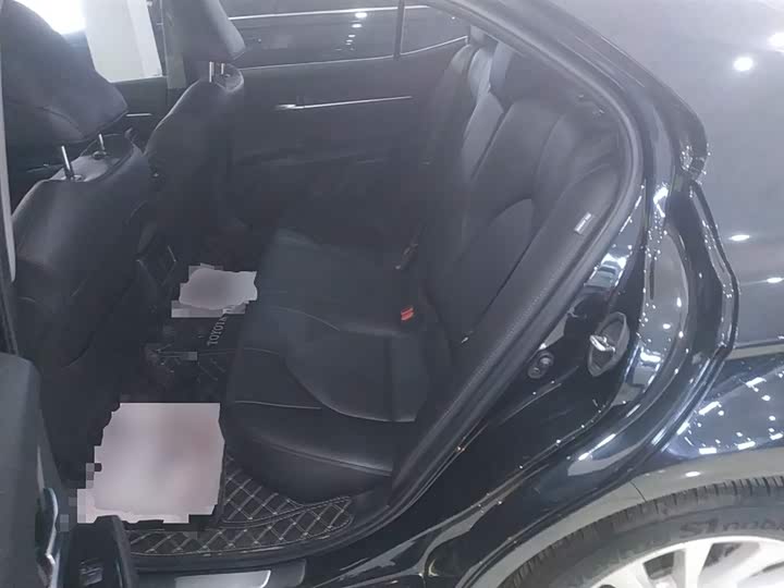 Фото 17 - Toyota Camry