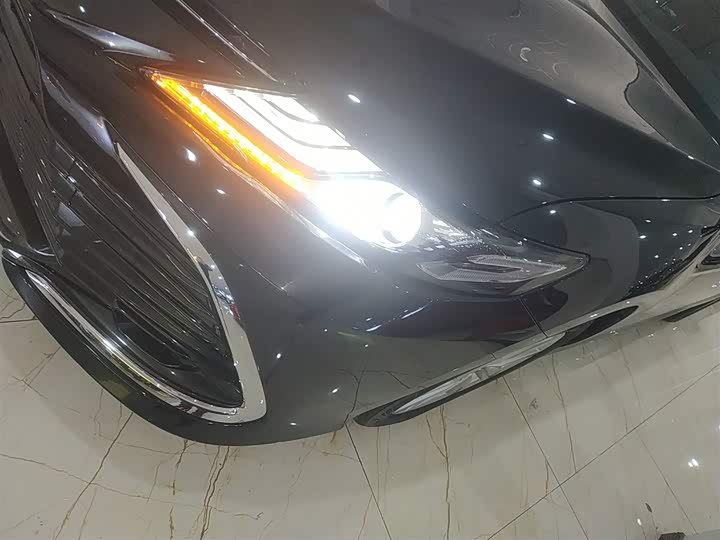 Фото 24 - Toyota Camry