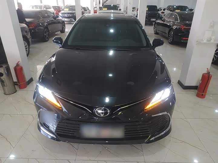 Фото 3 - Toyota Camry