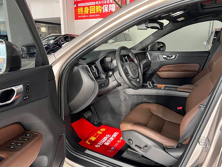 Фото 7 - Volvo XC60