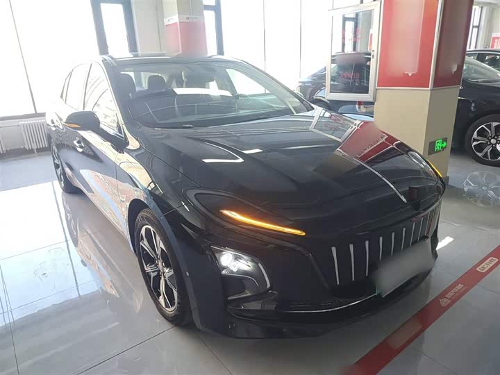 Фото 4 - Hongqi E-QM5