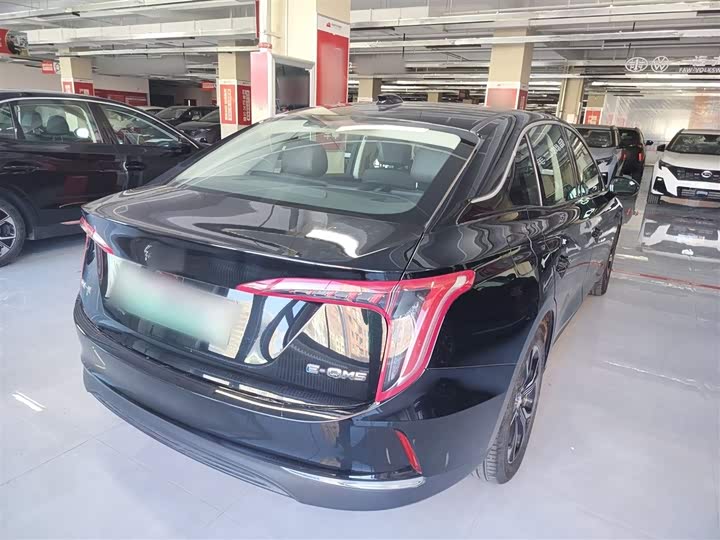 Фото 7 - Hongqi E-QM5