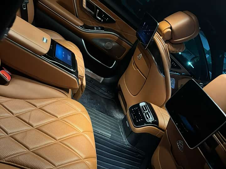 Фото 7 - Mercedes-Benz Maybach S-Class