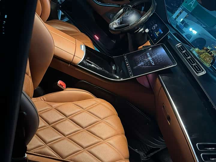Фото 9 - Mercedes-Benz Maybach S-Class