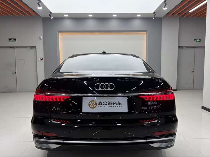 Фото 5 - Audi A6L