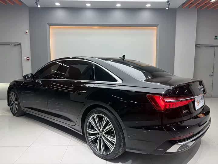 Фото 6 - Audi A6L