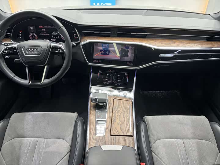 Фото 7 - Audi A6L