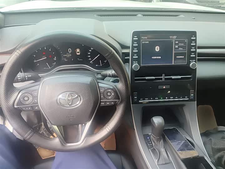 Фото 10 - Toyota Avalon