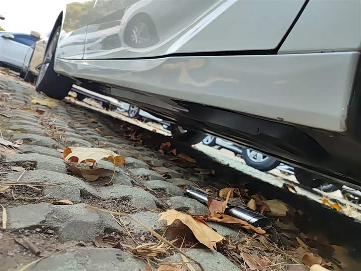 Фото 21 - Toyota Avalon